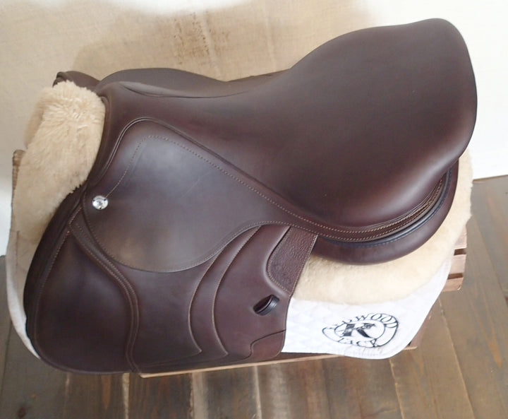 17.5" CWD Saddle - Full Buffalo - 2023 - 3CH Flaps - SE01
