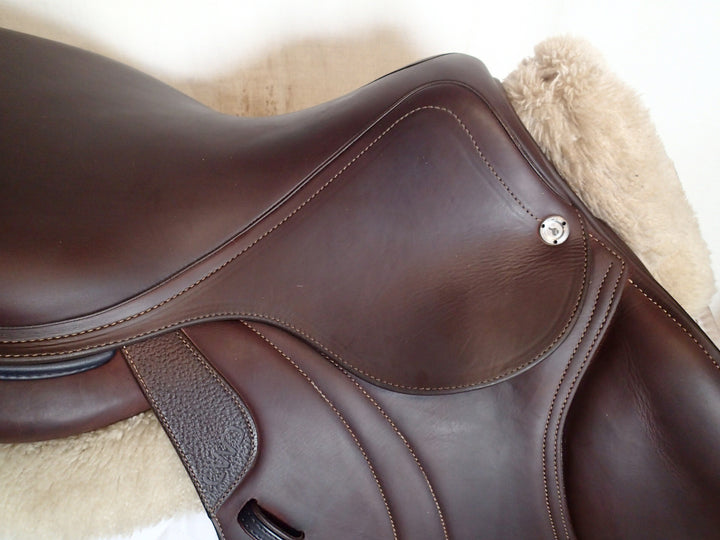 17.5" CWD Saddle - Full Buffalo - 2023 - 3CH Flaps - SE01