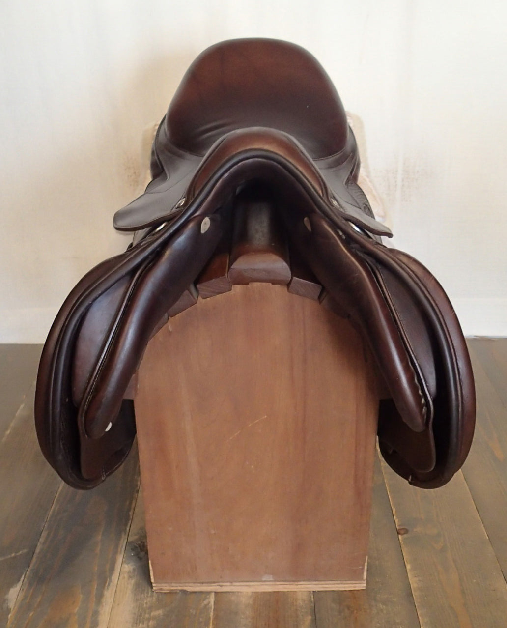 17" Antares Signature Saddle - Full Calfskin - 2021 - 2N Flaps - 4.5" dot to dot