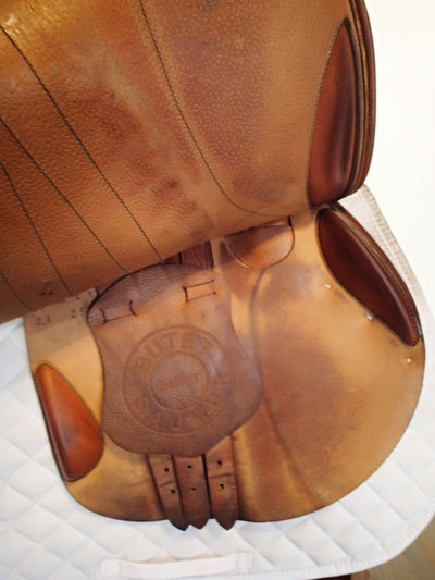 17.5" Butet Premium Saddle - Full Calfskin - 2024 - M Seat - 2.5 Flaps - 4.25" dot to dot