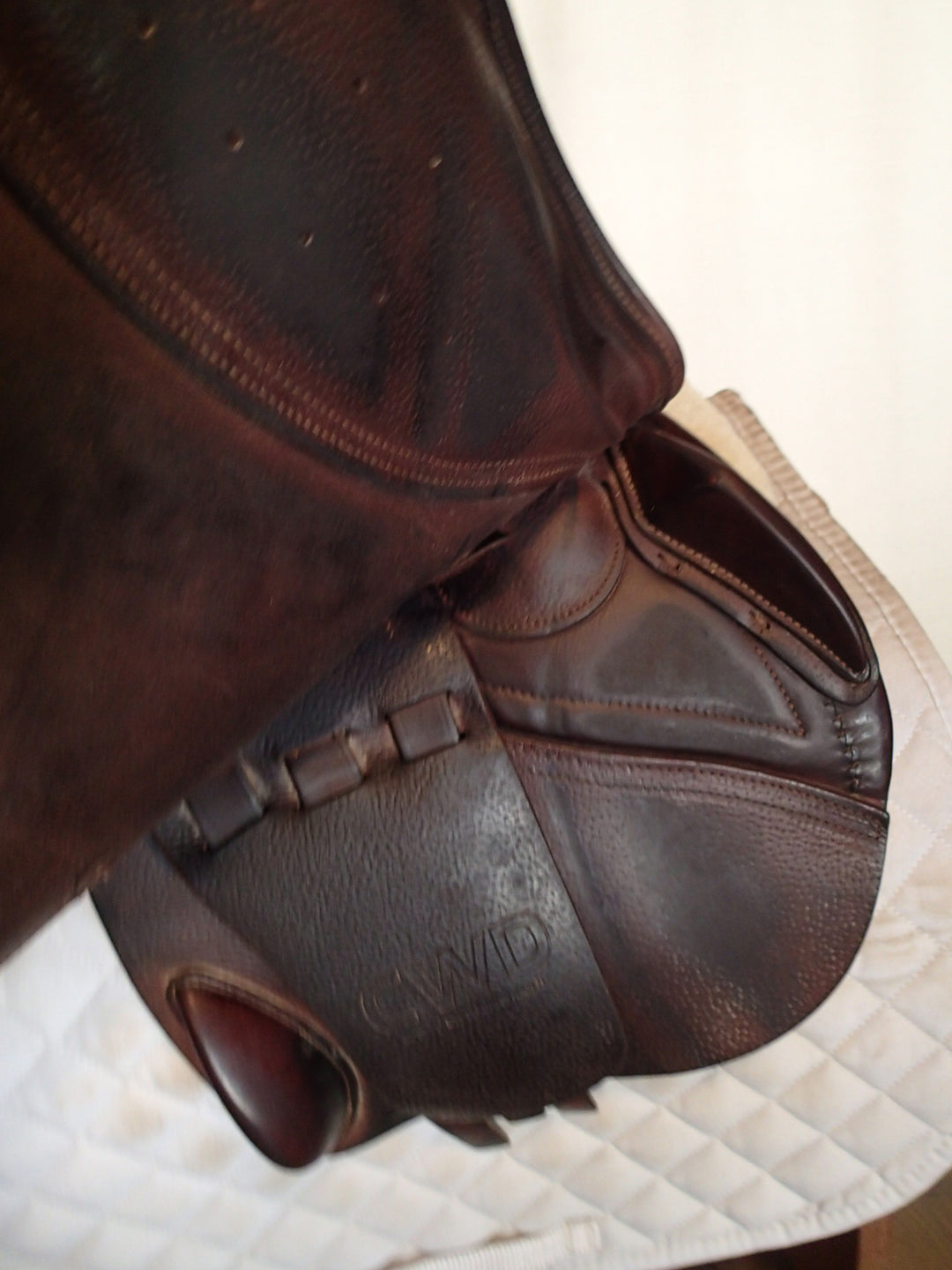 17" CWD Saddle - 2016 - 1L Flaps - SE02 - 4.5" dot to dot