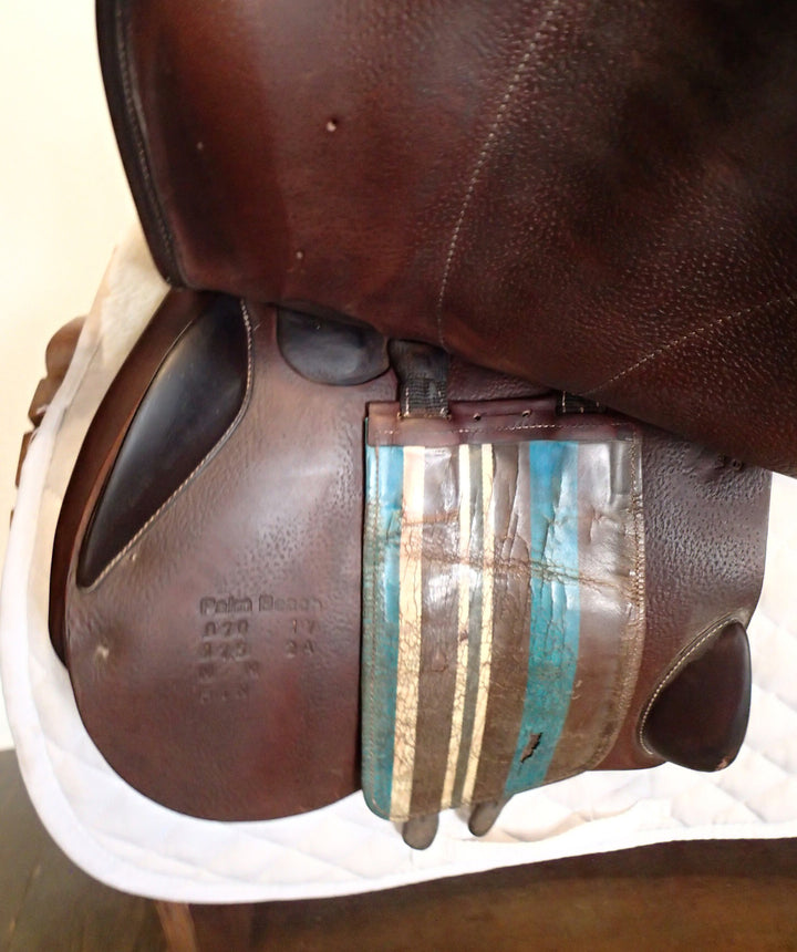 17.5" Voltaire Palm Beach Saddle - Full Buffalo - 2017 - 2A Flaps - 4.75" dot to dot - FIN Panels