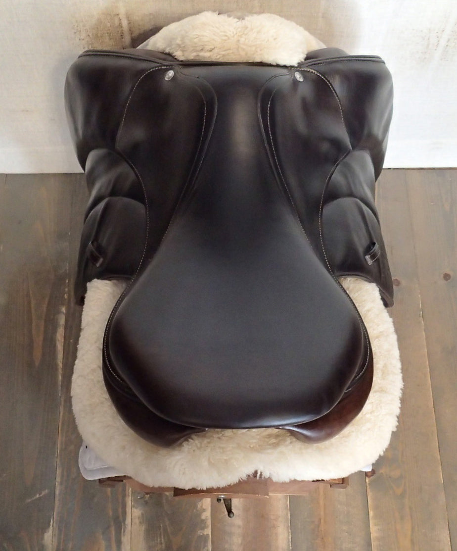 17.5" Voltaire Palm Beach Saddle - Full Buffalo - 2017 - 2A Flaps - 4.75" dot to dot - FIN Panels