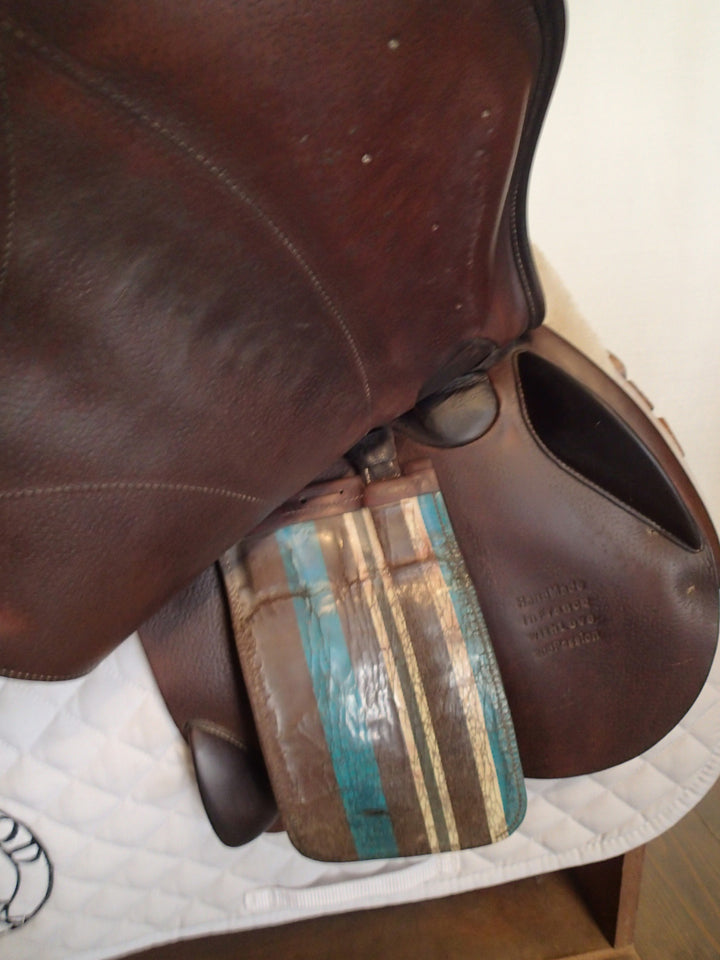 17.5" Voltaire Palm Beach Saddle - Full Buffalo - 2017 - 2A Flaps - 4.75" dot to dot - FIN Panels