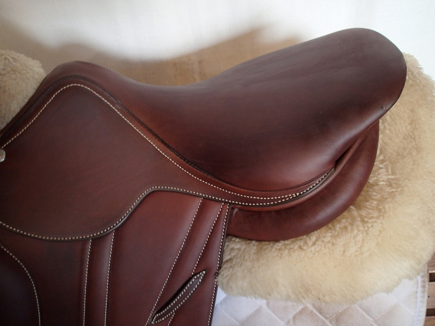 14" Butet Premium Saddle - Full Calfskin - 2022 - 000 Flaps - 4.75" dot to dot