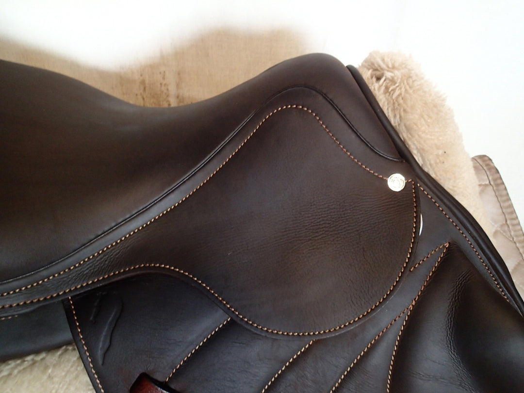17" Antares Contact Monoflap Saddle - Full Buffalo - 2024 - 2N Flaps - 4.5" dot to dot