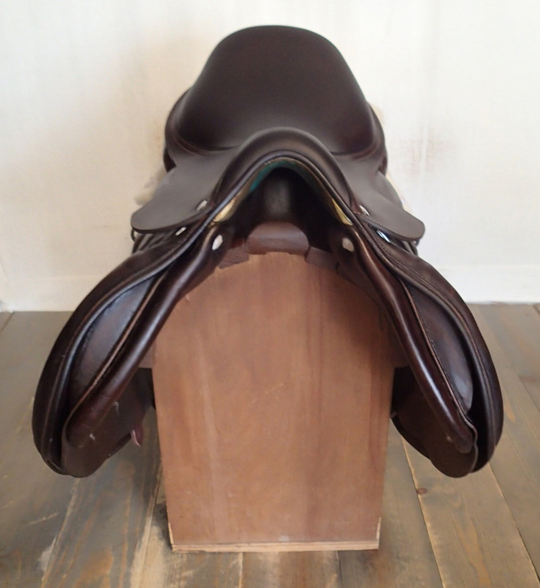 16.5" Voltaire Palm Beach Saddle - Full Buffalo - 2016 - 2A Flaps - 5" dot to dot - Pro Panels