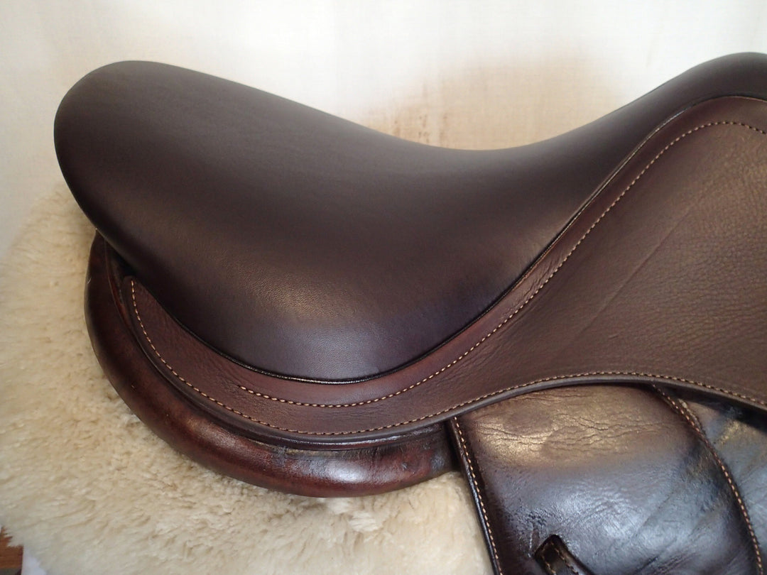 16.5" Voltaire Palm Beach Saddle - Full Buffalo - 2016 - 2A Flaps - 5" dot to dot - Pro Panels