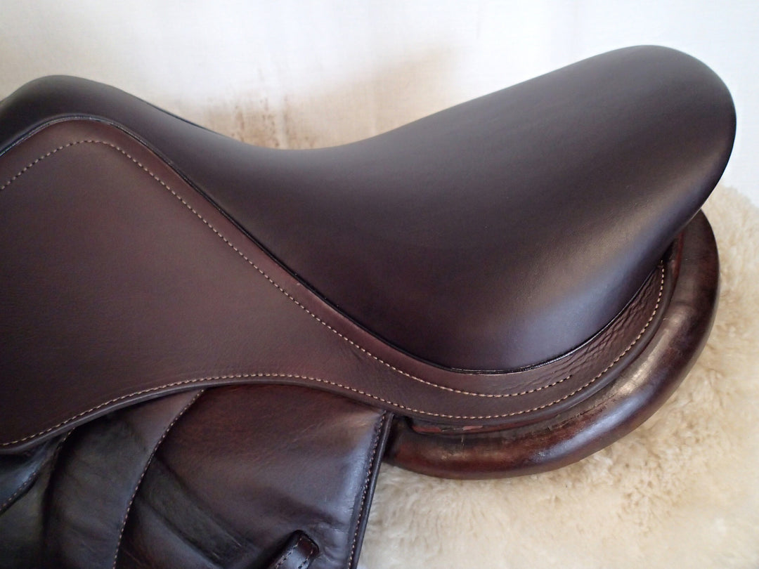 16.5" Voltaire Palm Beach Saddle - Full Buffalo - 2016 - 2A Flaps - 5" dot to dot - Pro Panels