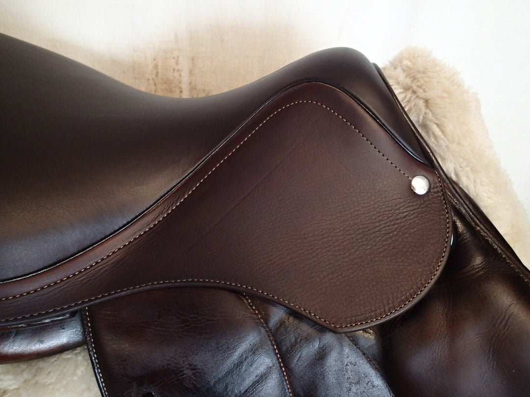16.5" Voltaire Palm Beach Saddle - Full Buffalo - 2016 - 2A Flaps - 5" dot to dot - Pro Panels