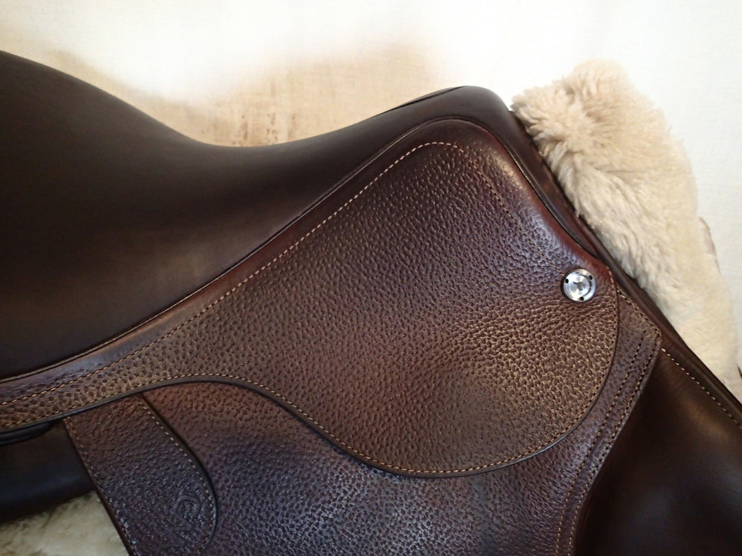 17.5" CWD Saddle - 2023 - 4CH Flaps - SE02