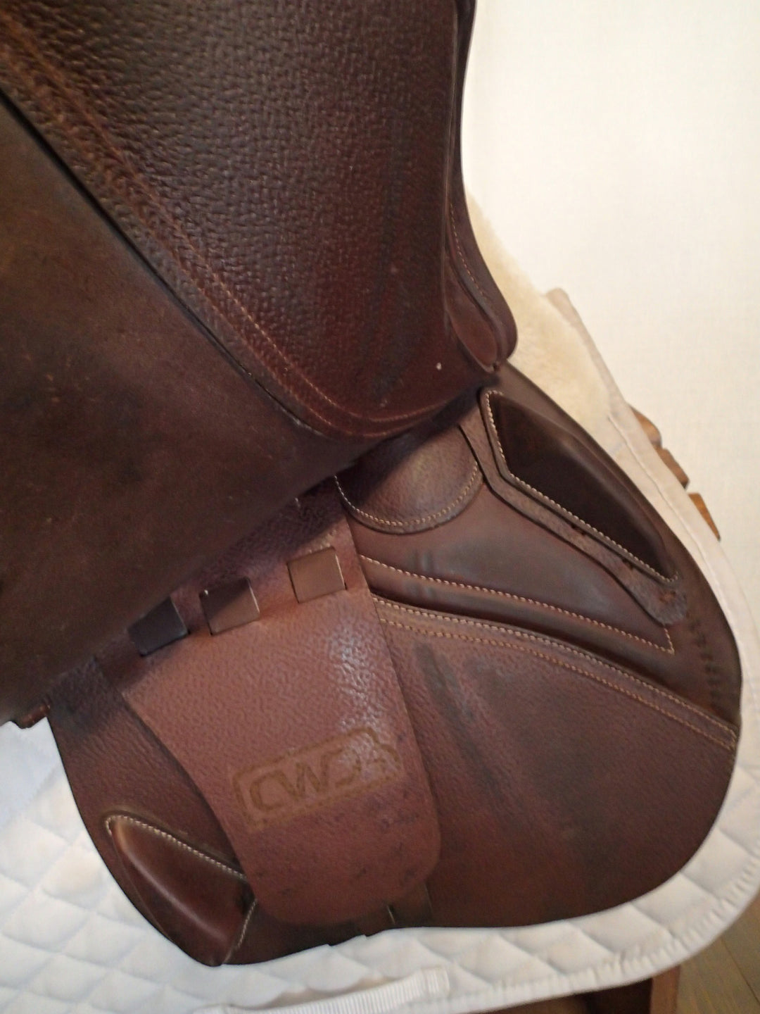 17.5" CWD Saddle - 2023 - 4CH Flaps - SE02