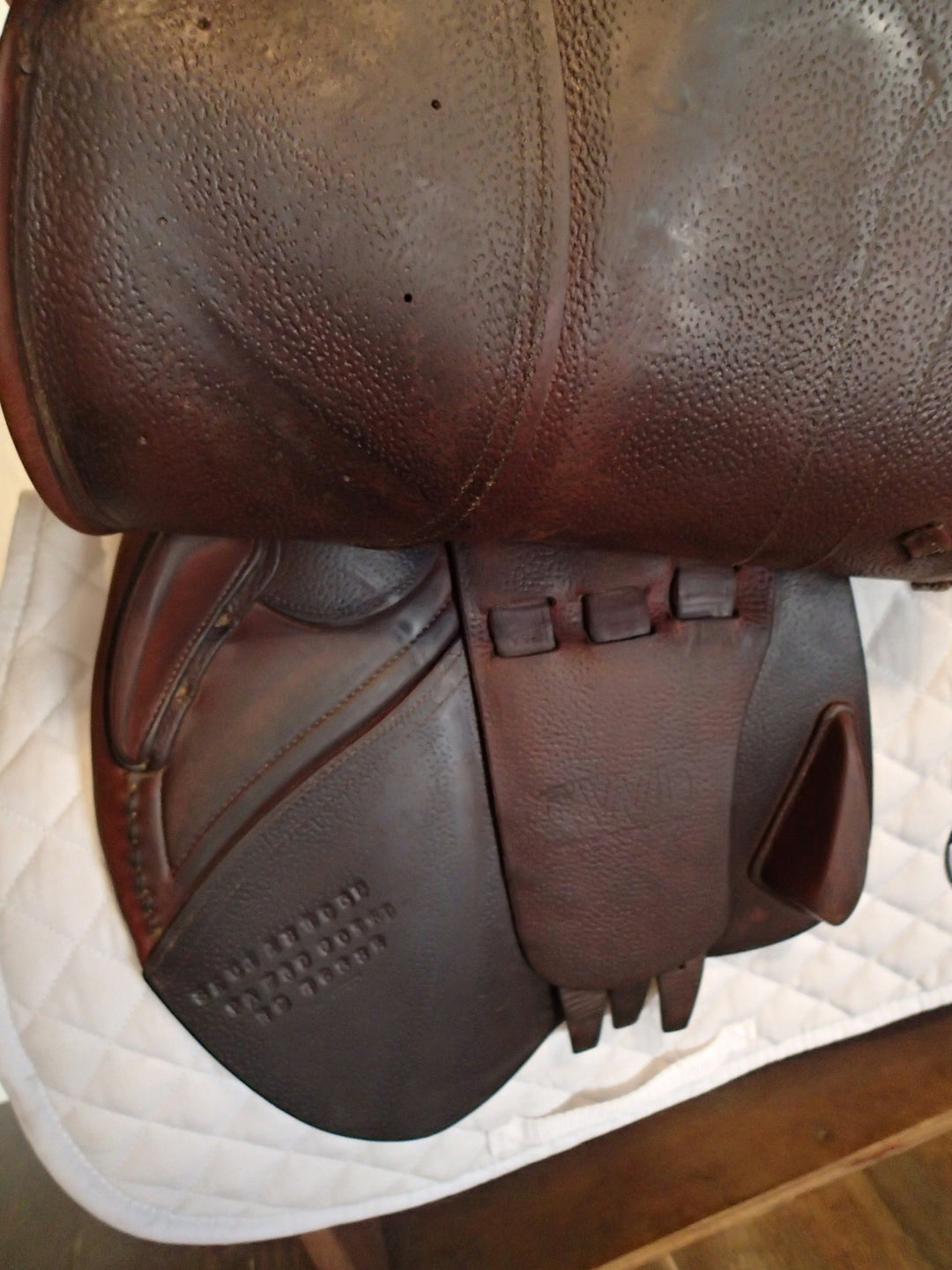 18" CWD Saddle - Full Buffalo - 2012 - 3L Flaps - SE01 - 4.25" dot to dot
