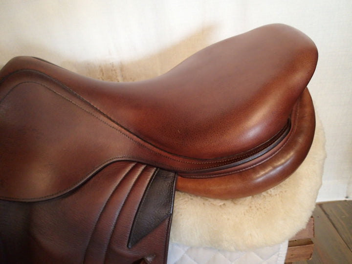18" CWD Saddle - Full Buffalo - 2012 - 3L Flaps - SE01 - 4.25" dot to dot