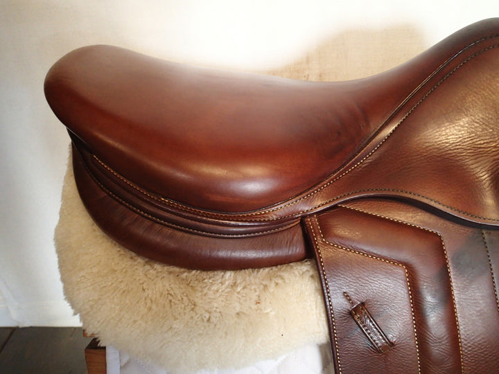 18" Renaissance Prestige Saddle - Full Calfskin - 2020 - 4.25" dot to dot