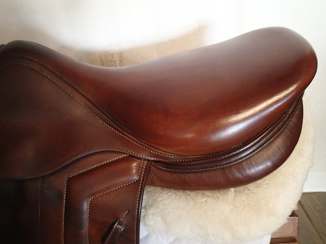 18" Renaissance Prestige Saddle - Full Calfskin - 2020 - 4.25" dot to dot