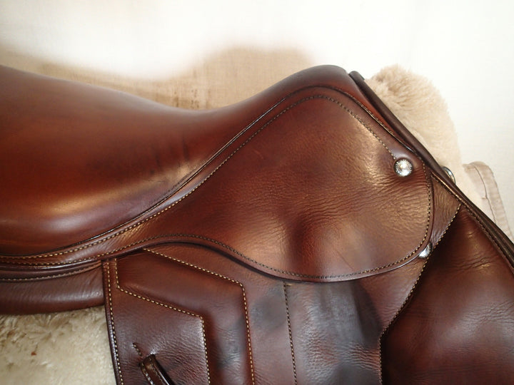 18" Renaissance Prestige Saddle - Full Calfskin - 2020 - 4.25" dot to dot