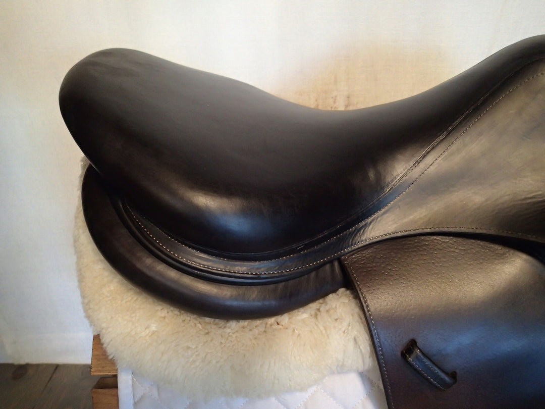 18" Voltaire Palm Beach Saddle - 2015 - 4A Flaps - 5" dot to dot - Pro Panels