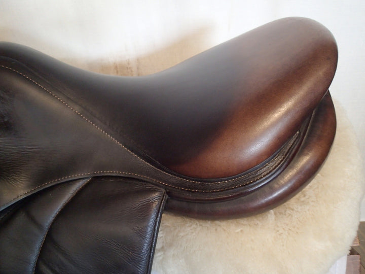 17" Voltaire Palm Beach Saddle - Full Buffalo - 2019 - 2A Flaps - 4.75" dot to dot - Pro Panels