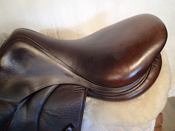 17.5" Voltaire Palm Beach Saddle - Full Buffalo - 2020 - 2AA Flaps - 4.75" dot to dot - Pro Panels