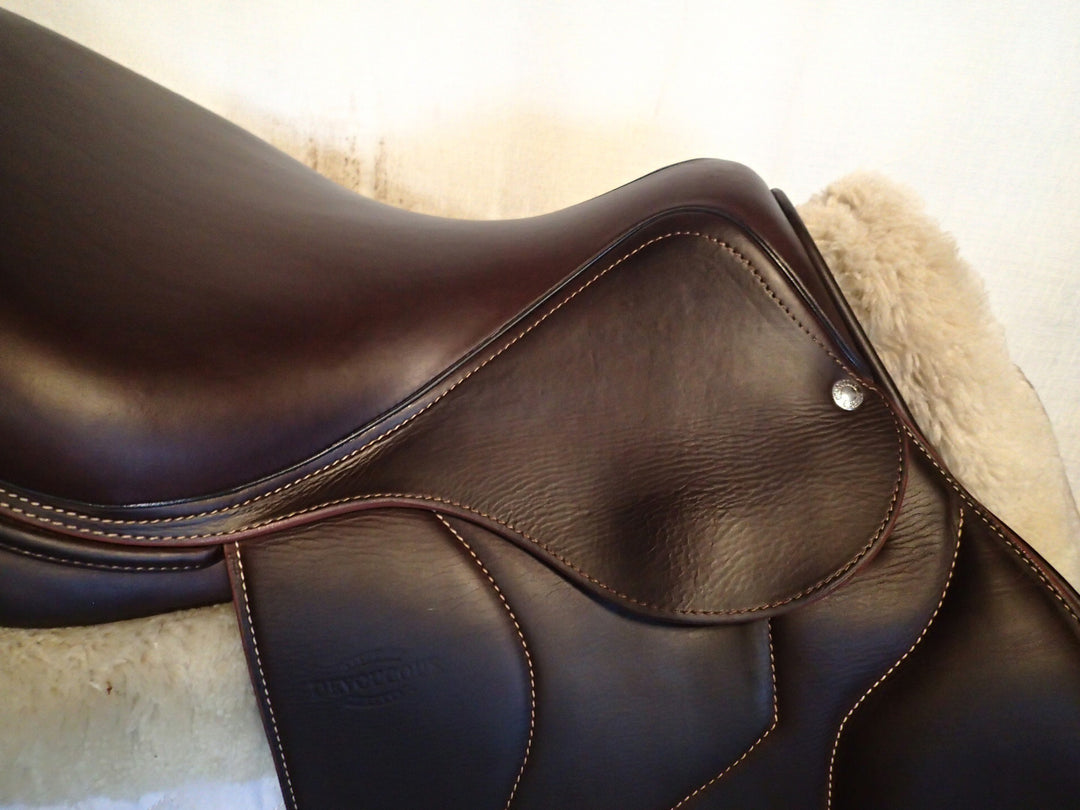 16.5" Devoucoux Biarritz O Saddle - Full Buffalo - 2022 - 1A Flaps - 5" dot to dot