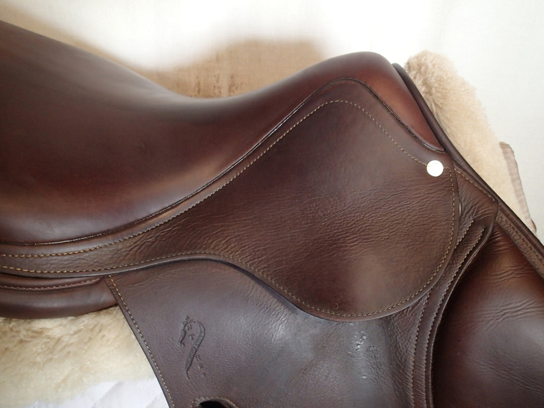 17.5" Antares Connexion Saddle - Full Buffalo - 2015 - 3N Flaps - 4.5" dot to dot