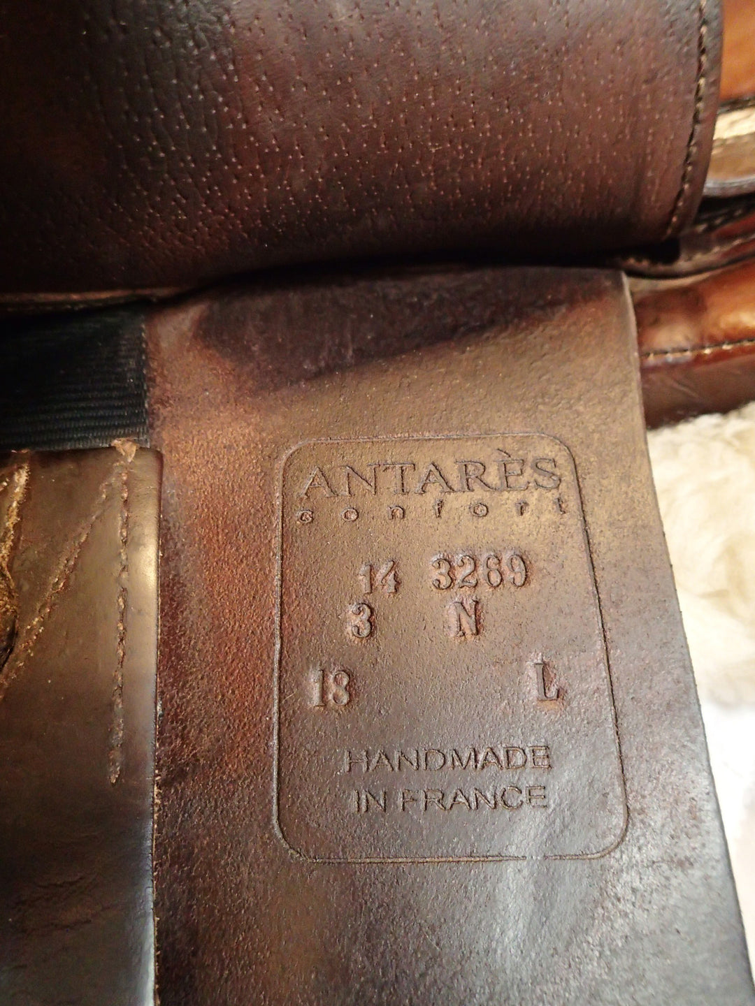 18" Antares Confort Saddle - Full Buffalo - 2014 - 3N Flaps - 4.75" dot to dot