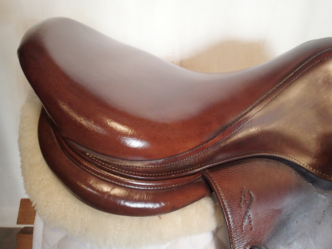18" Antares Confort Saddle - Full Buffalo - 2014 - 3N Flaps - 4.75" dot to dot
