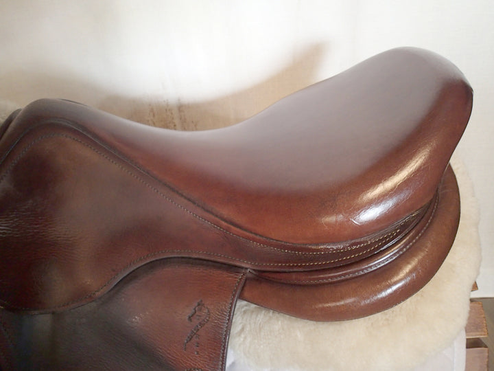 18" Antares Confort Saddle - Full Buffalo - 2014 - 3N Flaps - 4.75" dot to dot
