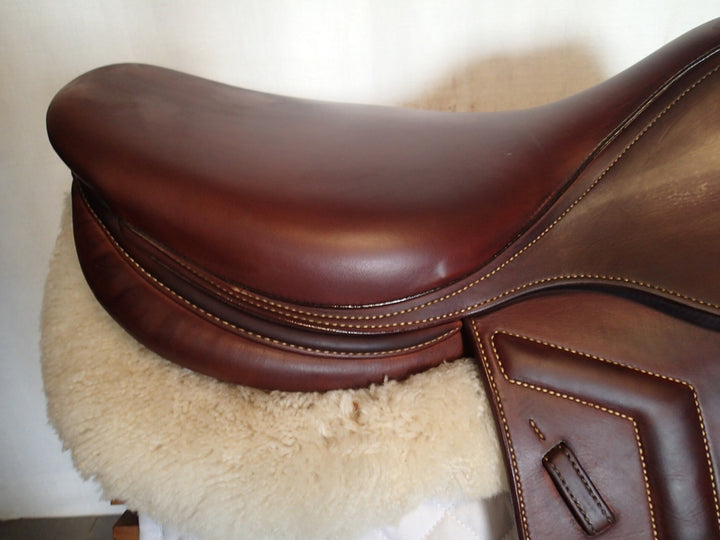 18" Renaissance Prestige Saddle - Full Calfskin - 2023 - 4.25" dot to dot