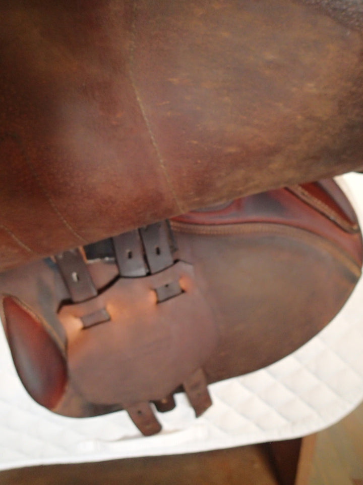 18" Renaissance Prestige Saddle - Full Calfskin - 2023 - 4.25" dot to dot