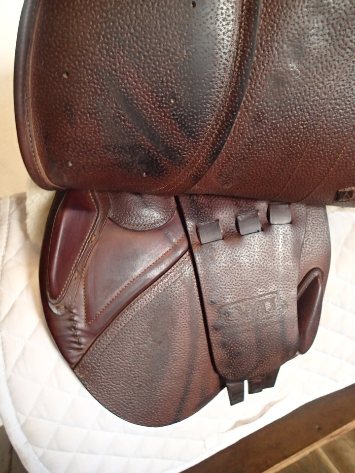 17" CWD Saddle - Full Buffalo - 2017 - 2L Flaps - SE01 - 4.25" dot to dot