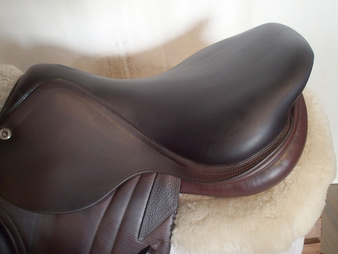 17" CWD Saddle - Full Buffalo - 2017 - 2L Flaps - SE01 - 4.25" dot to dot