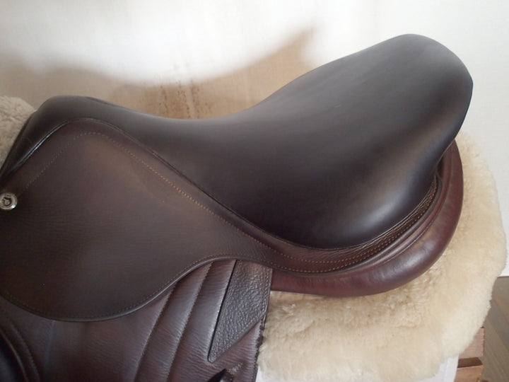 17" CWD Saddle - Full Buffalo - 2017 - 2L Flaps - SE01 - 4.25" dot to dot