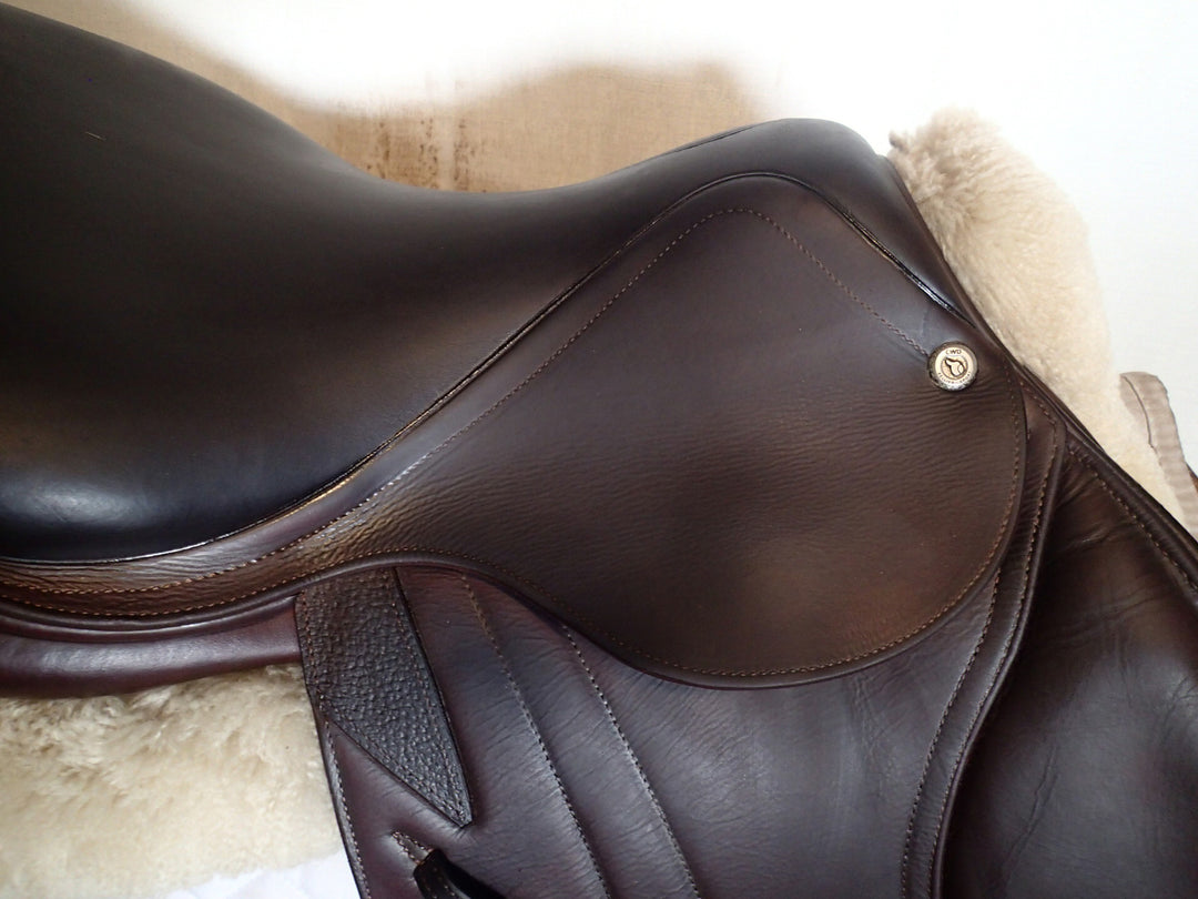 17" CWD Saddle - Full Buffalo - 2017 - 2L Flaps - SE01 - 4.25" dot to dot