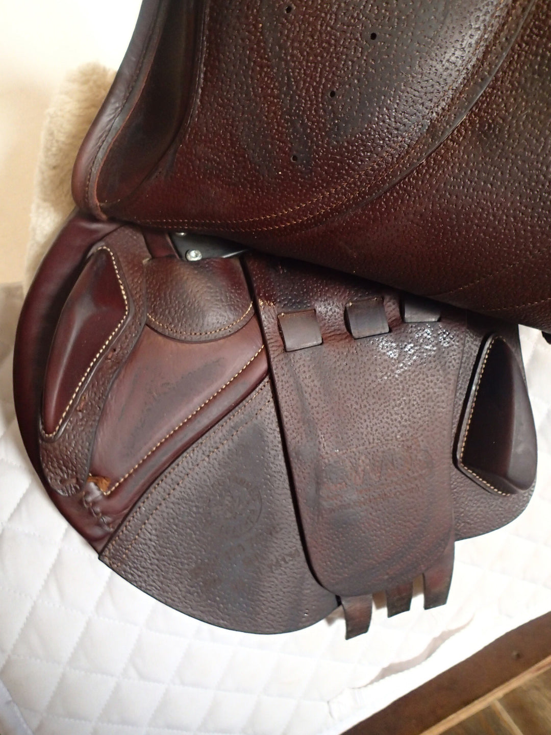17" CWD Saddle - Full Buffalo - 2019 - 1C Flaps - SE01 - Pro Panels