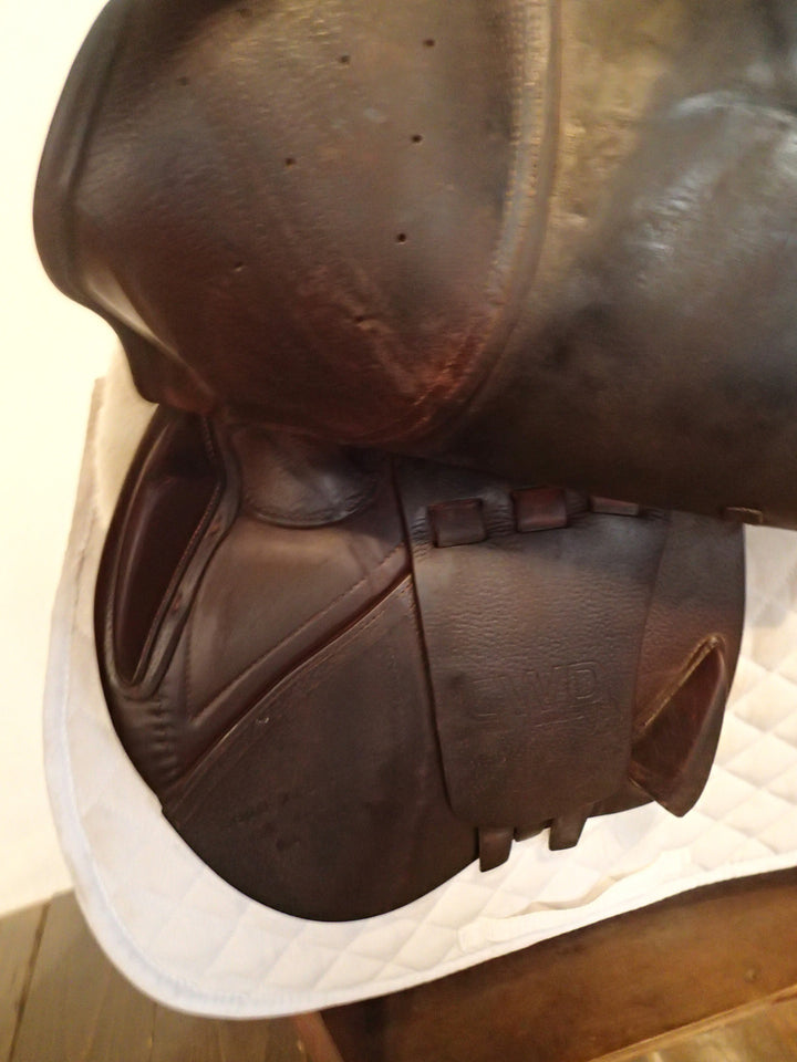 17.5" CWD Saddle - 2016 - 2L Flaps - SE02 - 4.75" dot to dot