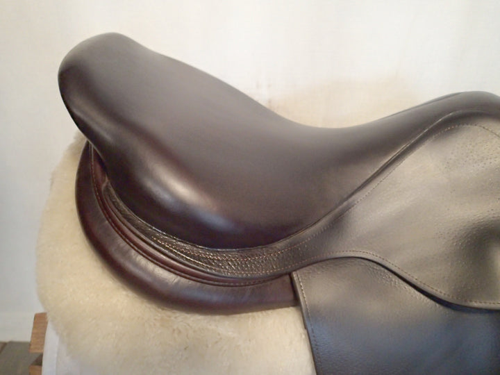 17.5" CWD Saddle - 2016 - 2L Flaps - SE02 - 4.75" dot to dot