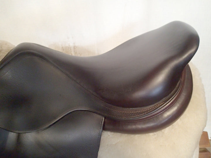 17.5" CWD Saddle - 2016 - 2L Flaps - SE02 - 4.75" dot to dot
