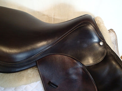 18.5" Voltaire Palm Beach Saddle - 2022 - 4AAR - 4.75" dot to dot - Pro Panels