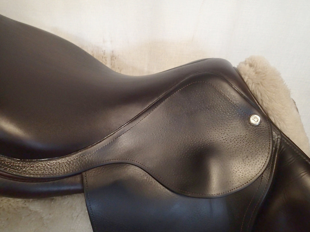 17.5" CWD Saddle - 2016 - 2L Flaps - SE02 - 4.75" dot to dot