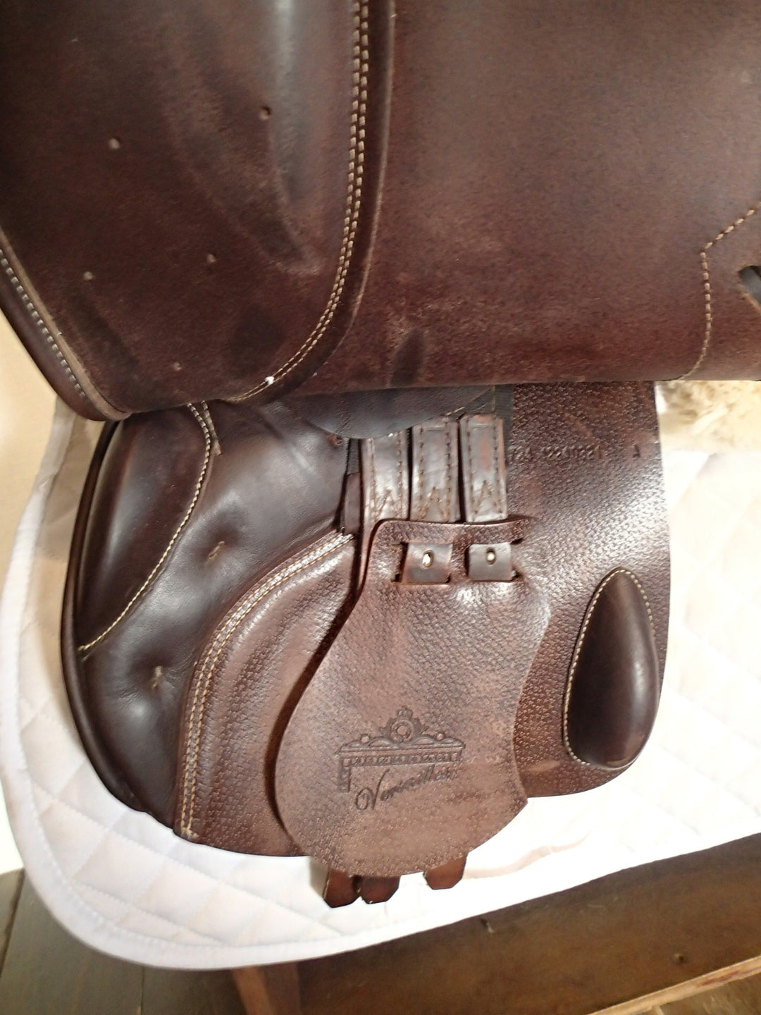 17" Prestige Versailles Saddle - 2021 - 4.5" dot to dot