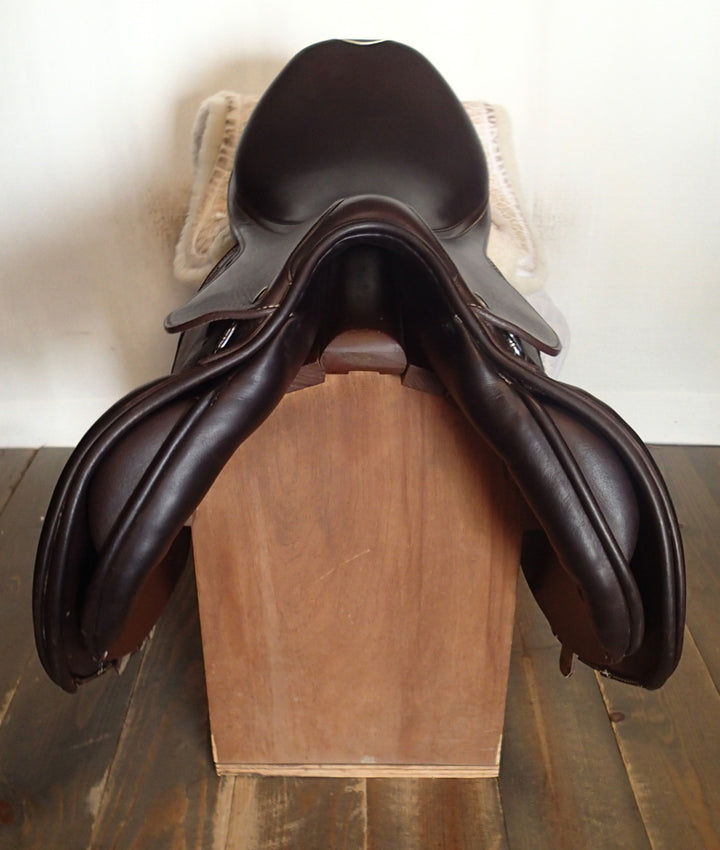 17" Prestige Versailles Saddle - 2021 - 4.5" dot to dot
