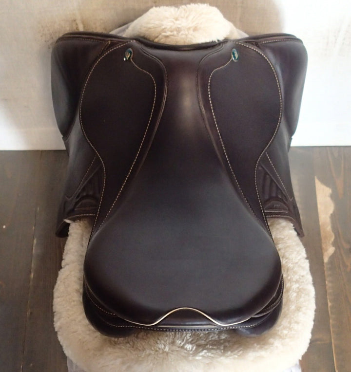 17" Prestige Versailles Saddle - 2021 - 4.5" dot to dot