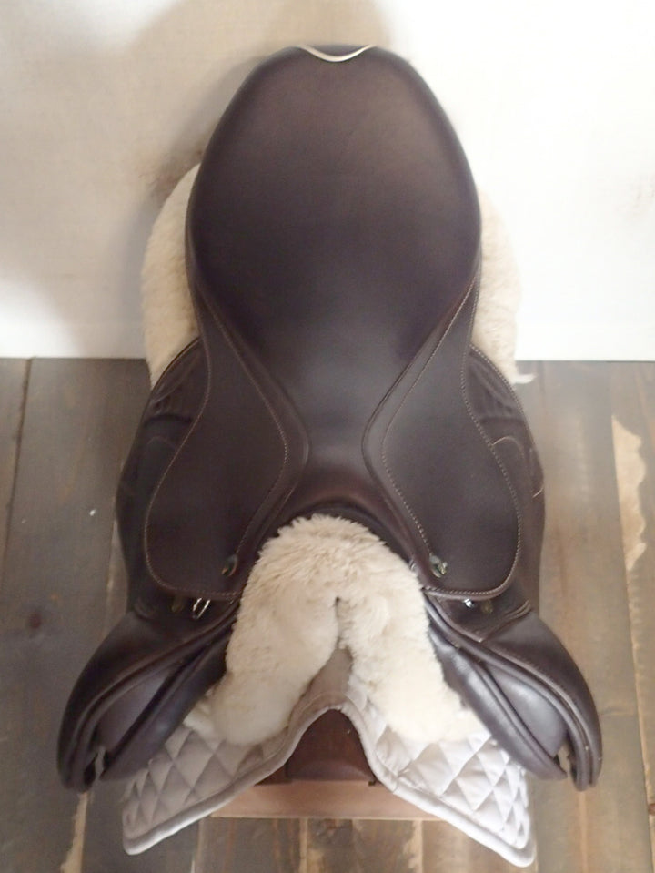 17" Prestige Versailles Saddle - 2021 - 4.5" dot to dot