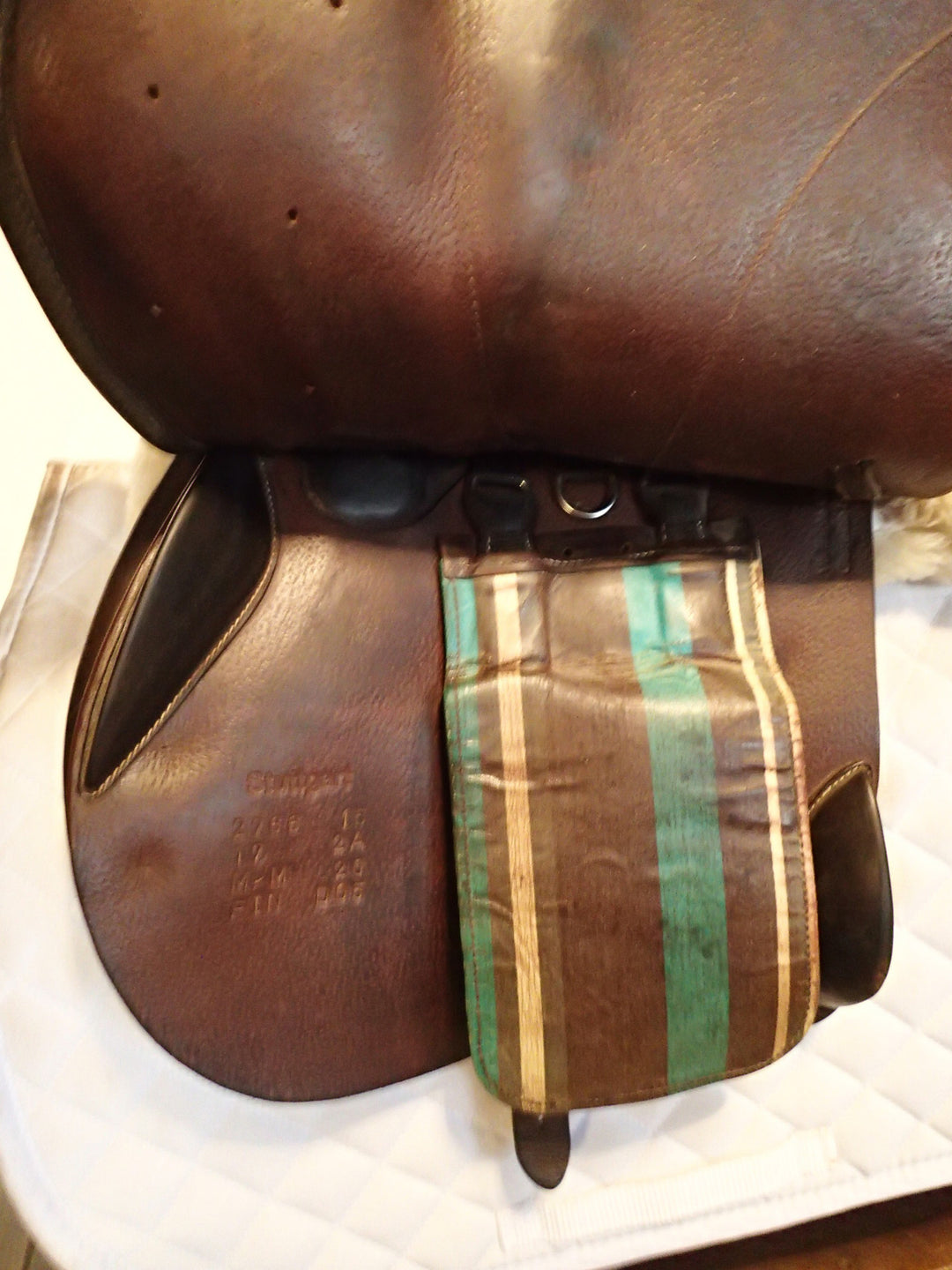 17" Voltaire Stuttgart Saddle - Full Buffalo - 2015 - 2A Flaps - 5" dot to dot - FIN Panels