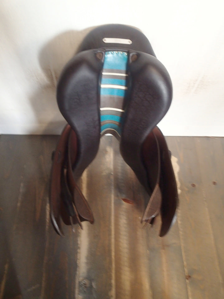 18.5" Voltaire Stuttgart Saddle - Full Buffalo - 2022 - 3AAAR Flaps - 4.75" dot to dot - Pro Panels
