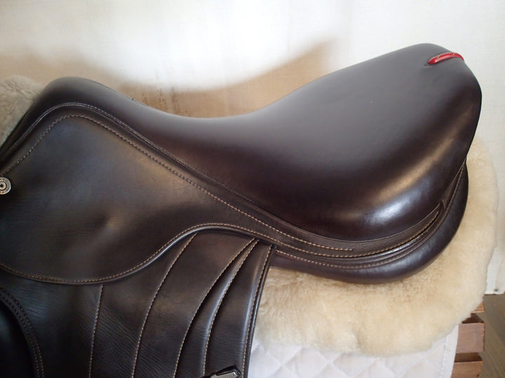 17.5" Equipe EK26 Saddle - 2023 - Full Calfskin - 4.75" dot to dot