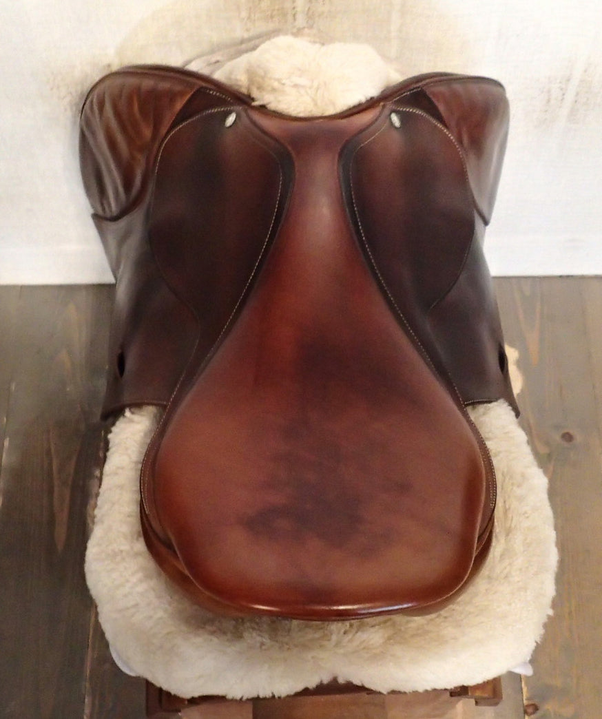 17" Butet Saddle - 2002 - L Seat - 2 Flaps - 4" dot to dot