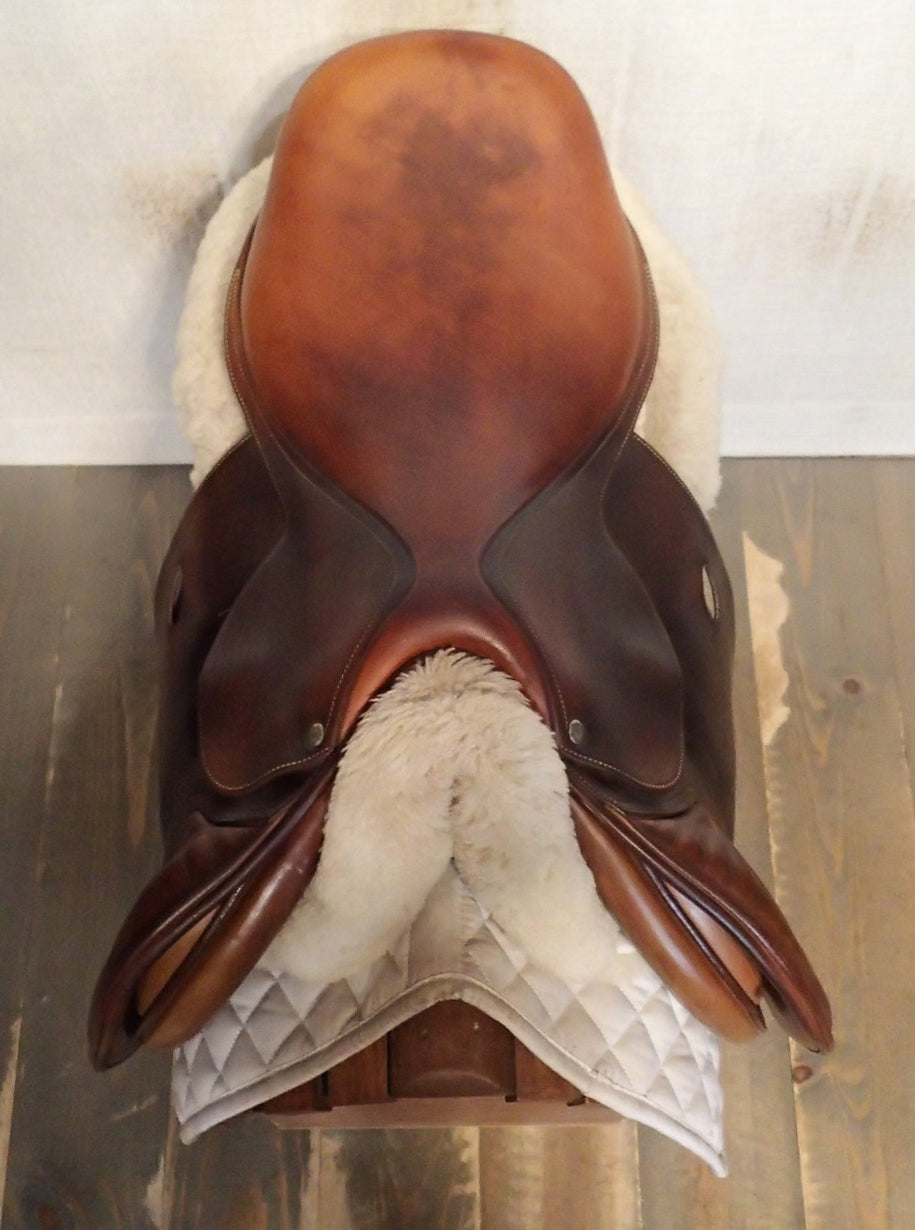 17" Butet Saddle - 2002 - L Seat - 2 Flaps - 4" dot to dot